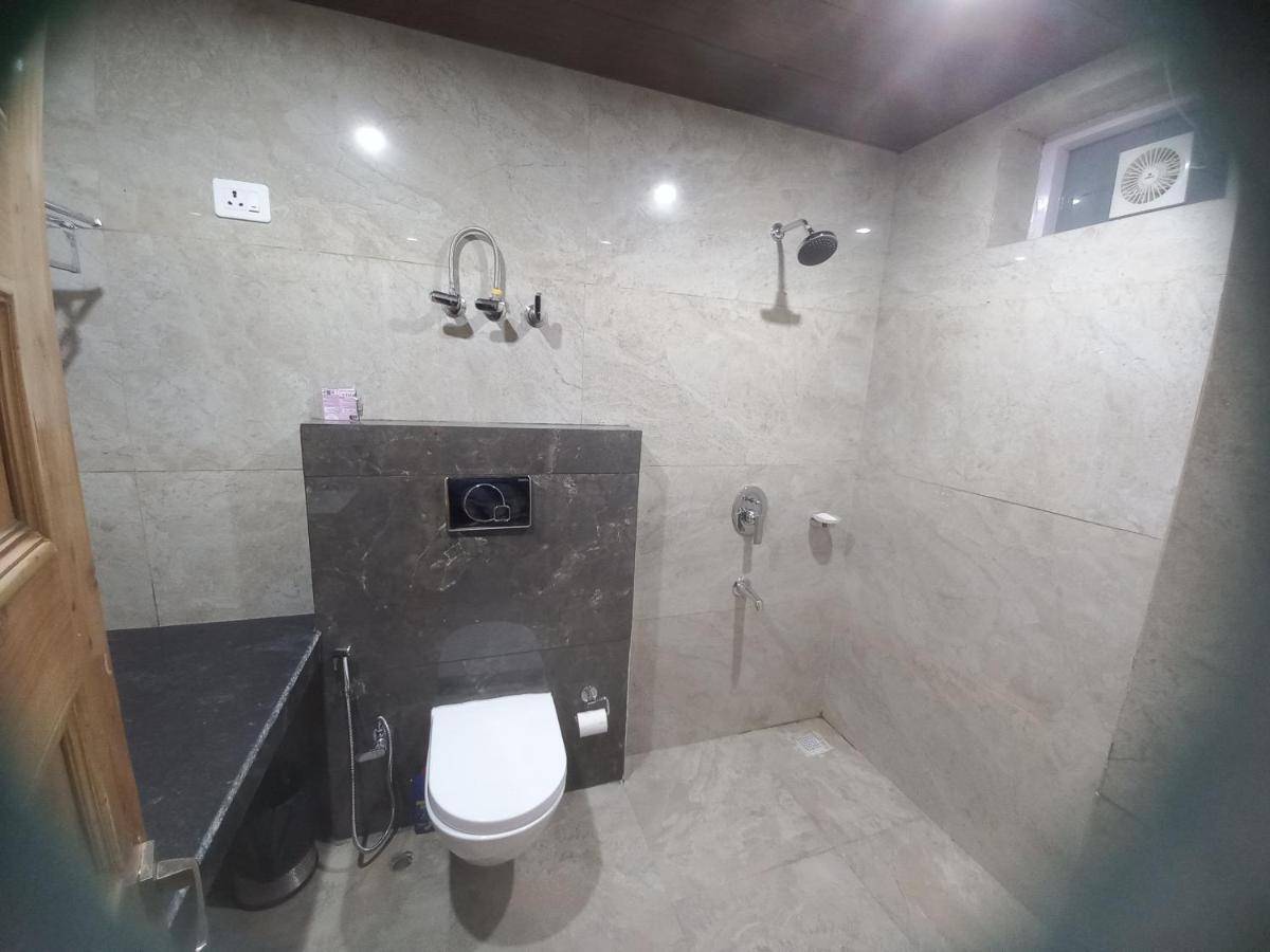 Humble Holiday Inn Kufri Simla エクステリア 写真