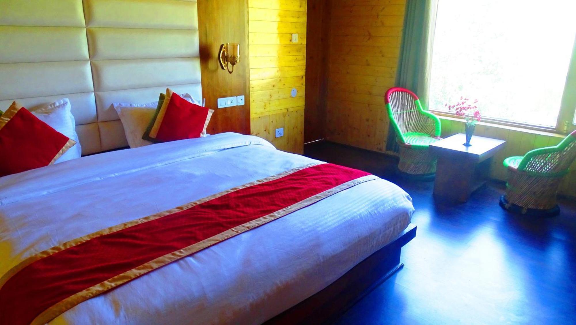 Humble Holiday Inn Kufri Simla エクステリア 写真