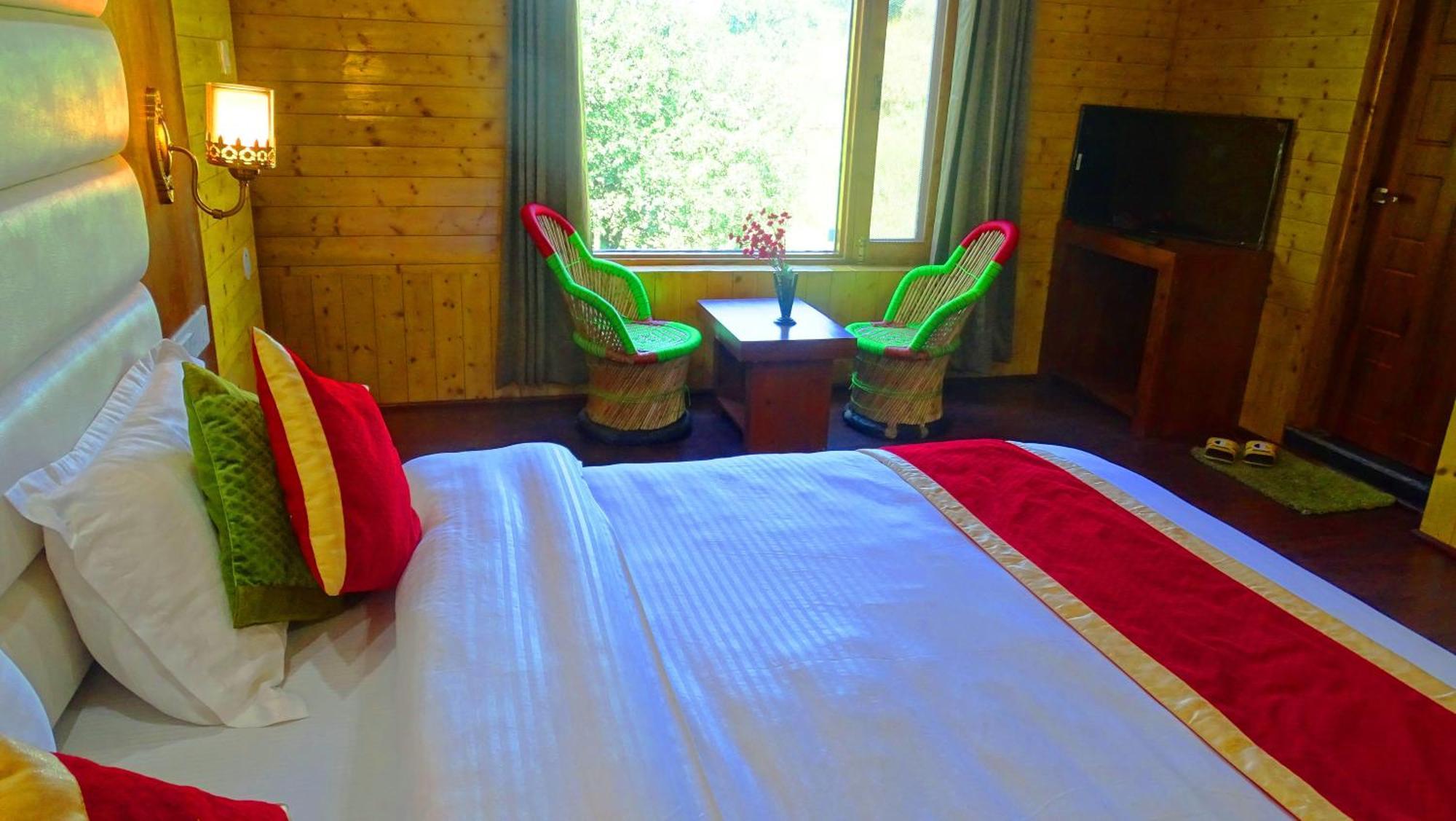 Humble Holiday Inn Kufri Simla エクステリア 写真